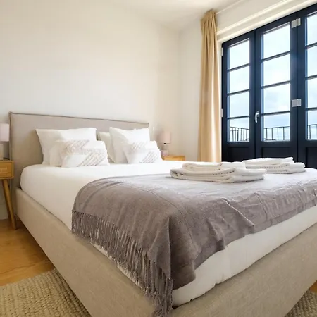 Art Deco 41 Luxury Downtown Metro Ac פורטו